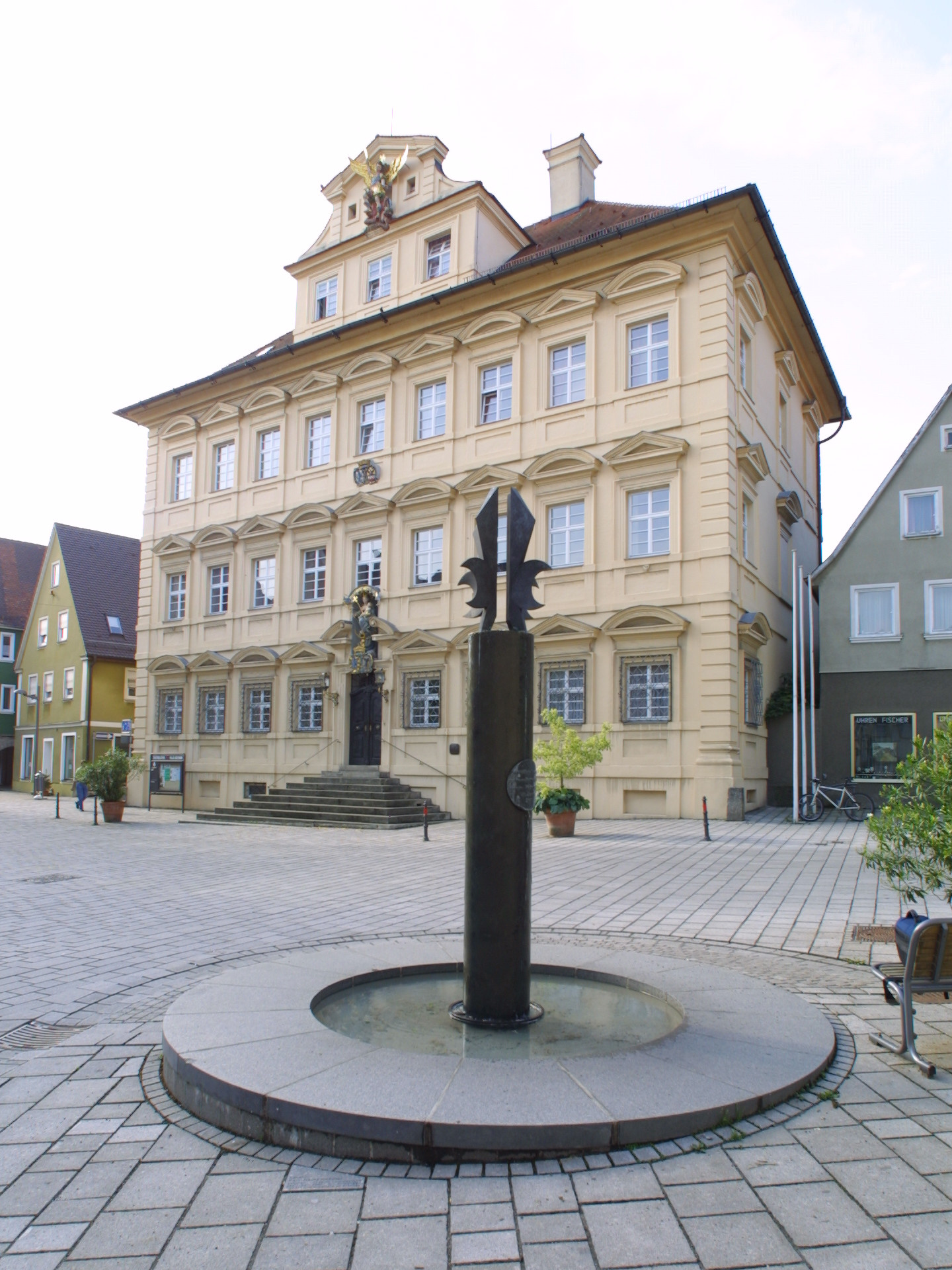 Brunnen Knoedler mit Palais Adelmann