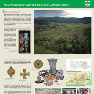 Förderverein Alamanennmuseum Ellwangen stellt neue Infotafeln am alamannischen Grabungsort in Lauchheim auf