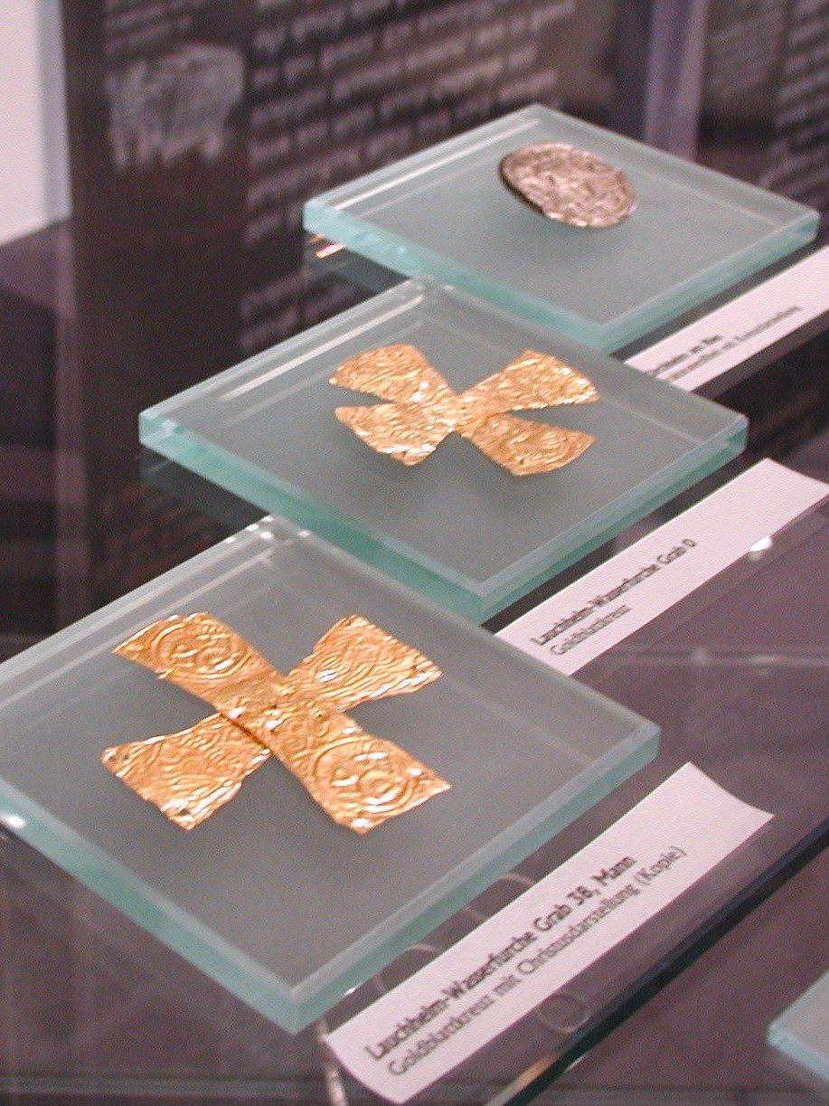 Goldblattkreuze Alamannenmuseum